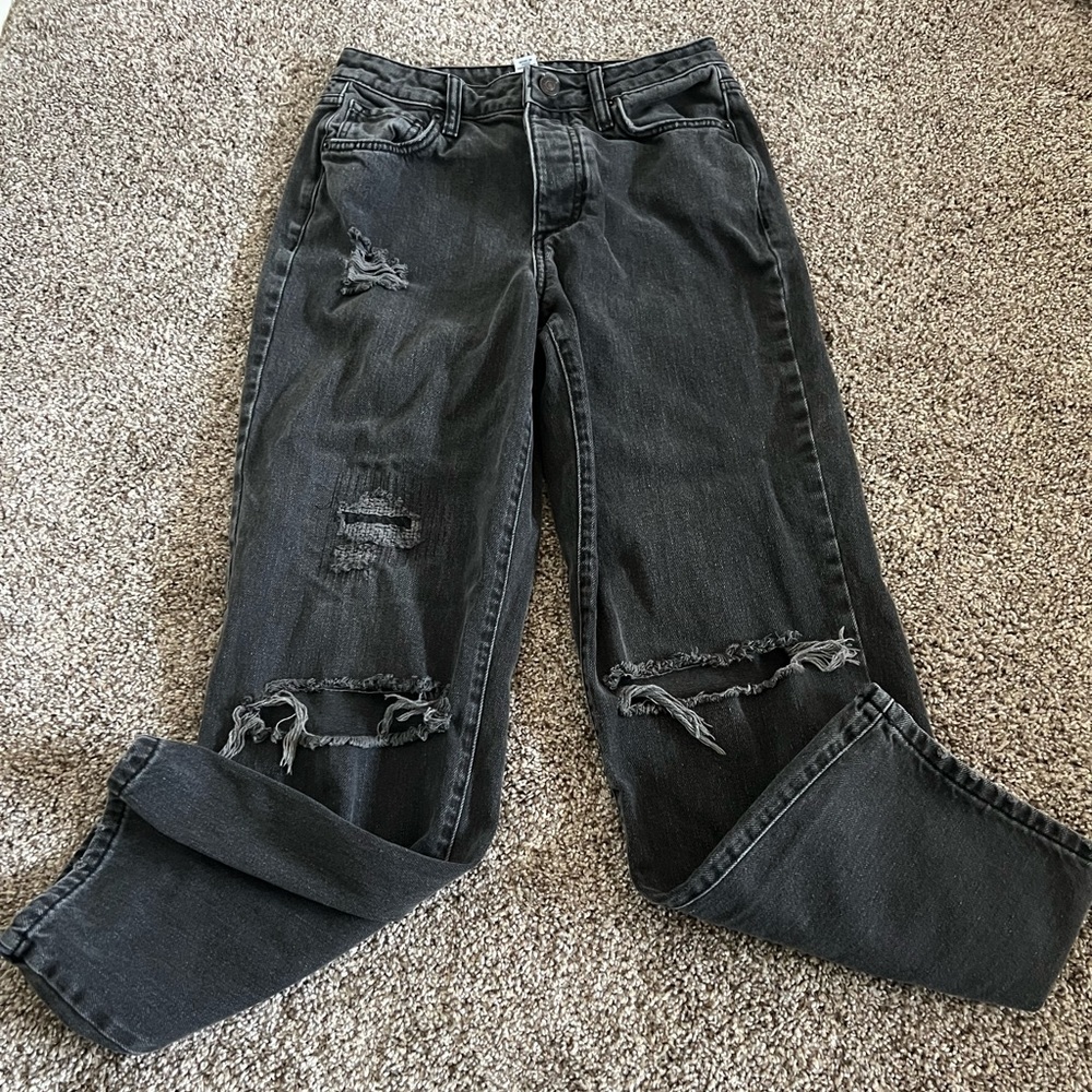 Forever 21 black ripped jeans